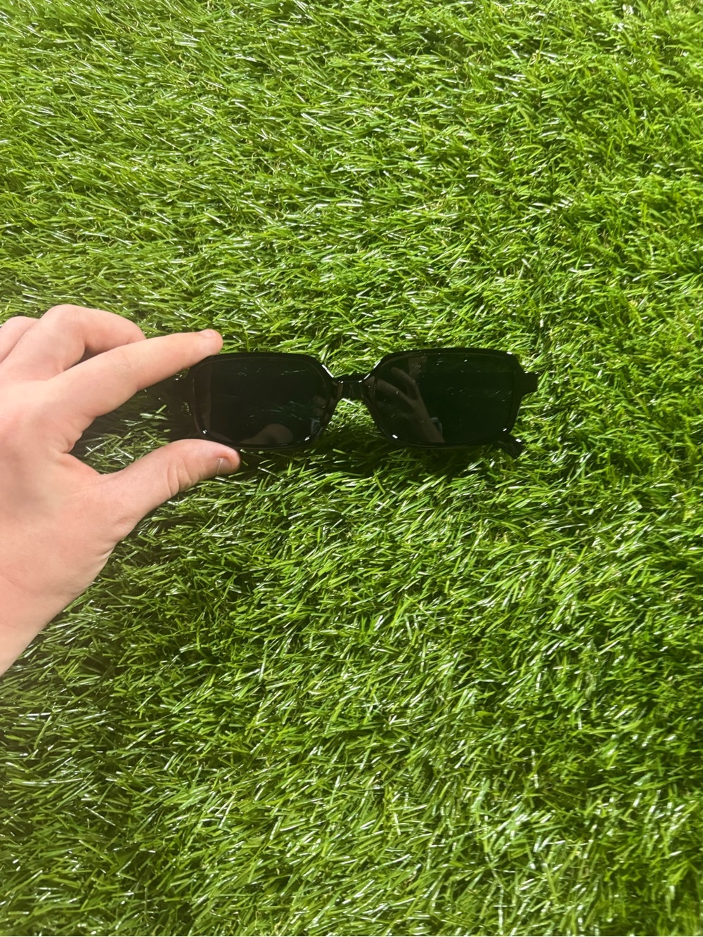 Men's Black Rectangular Sunglasses - Classic UV Protection